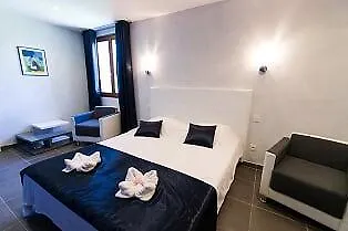 L Hyppos Camp B&B 4*
