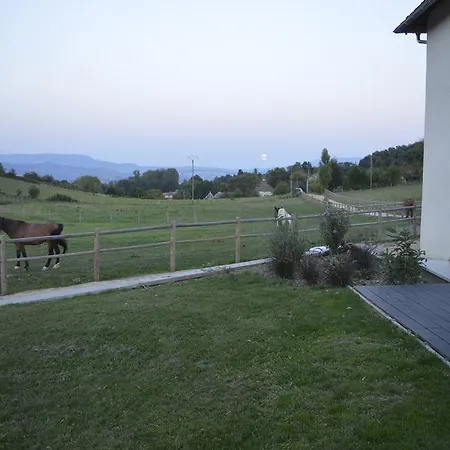 B&B L Hyppos Camp Corbelin