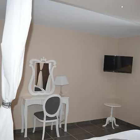 B&B L Hyppos Camp Corbelin